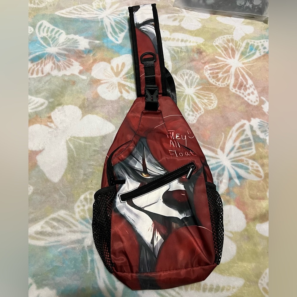 Large IT Sling Bag ✨NWOT✨